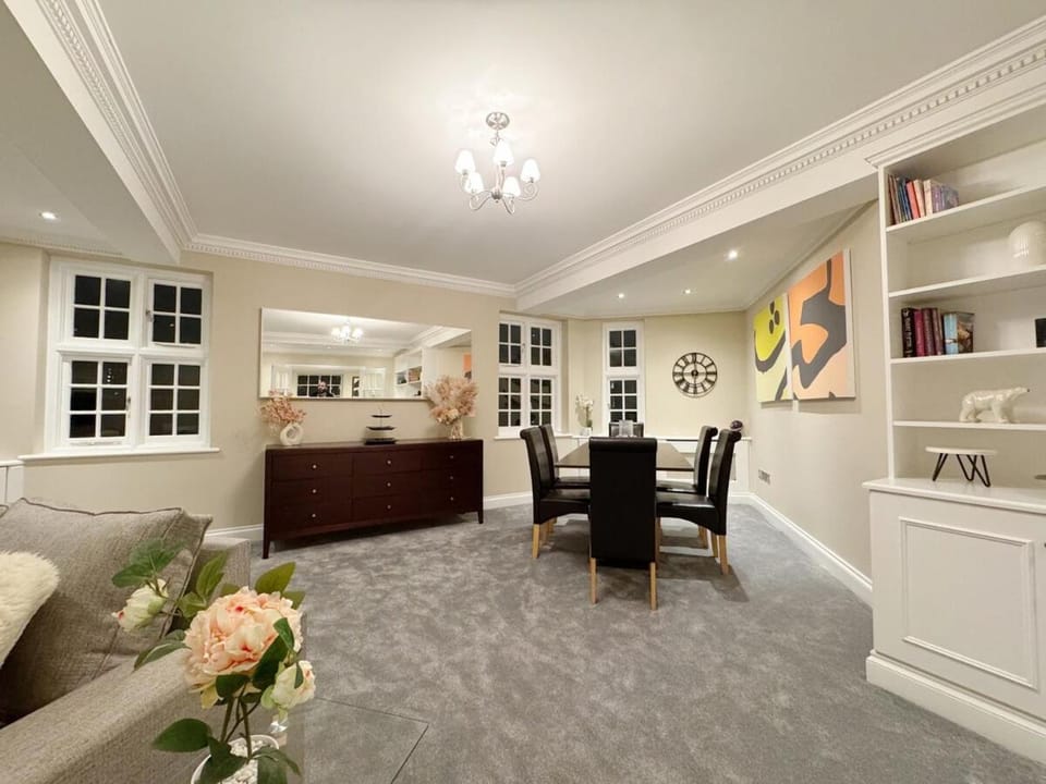 Spacious Central London Penthouse Near Baker St Apartment in City of Westminster