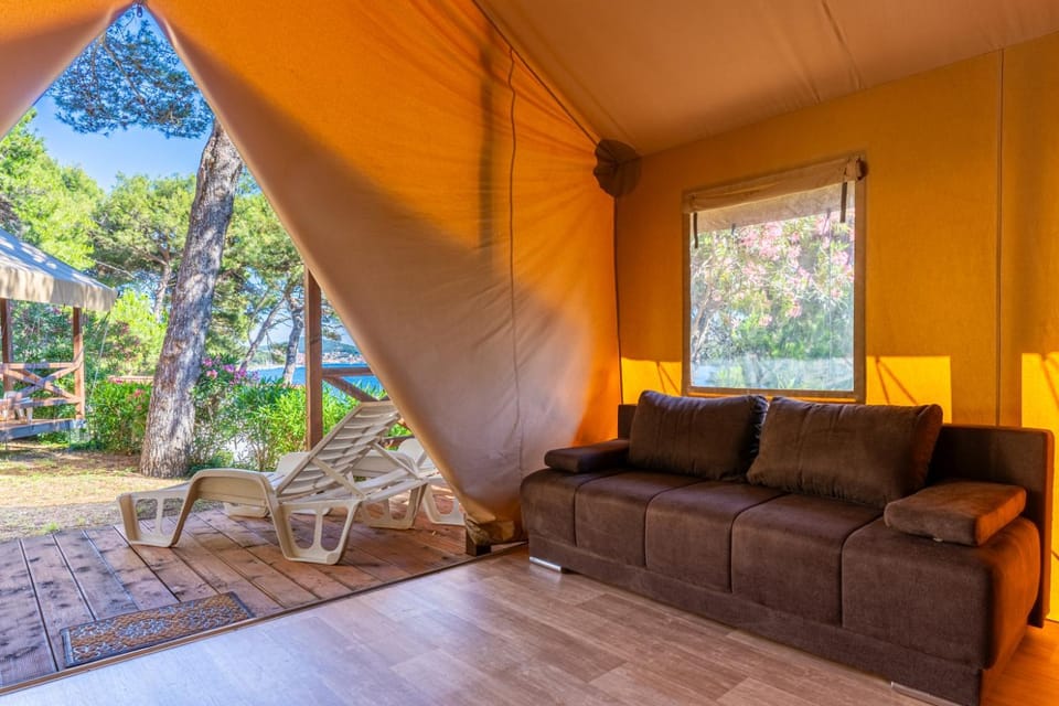 Adria Glamping luxury tents Camping Poljana Mali Lošinj Luxury tent in Mali Losinj