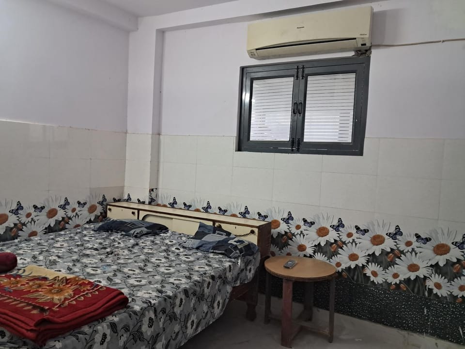 Bed, Photo of the whole room, air conditioner