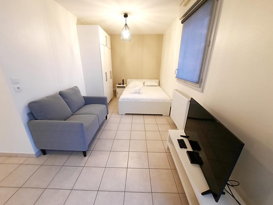 TV and multimedia, Seating area