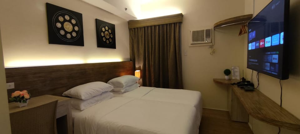 Cozy Suite with Private Patio near Nuvali Apartment in Calabarzon