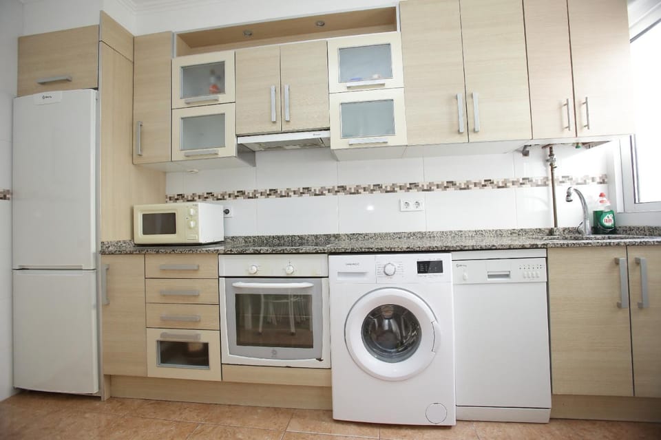 Piso de 4 habitaciones a un paso del centro de Oviedo Apartment in Oviedo