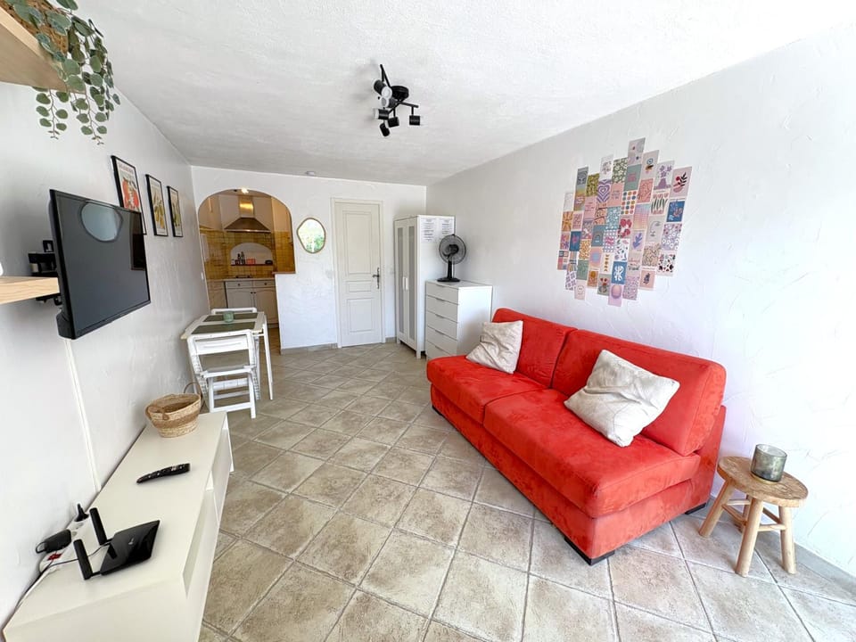 Living room, Bedroom