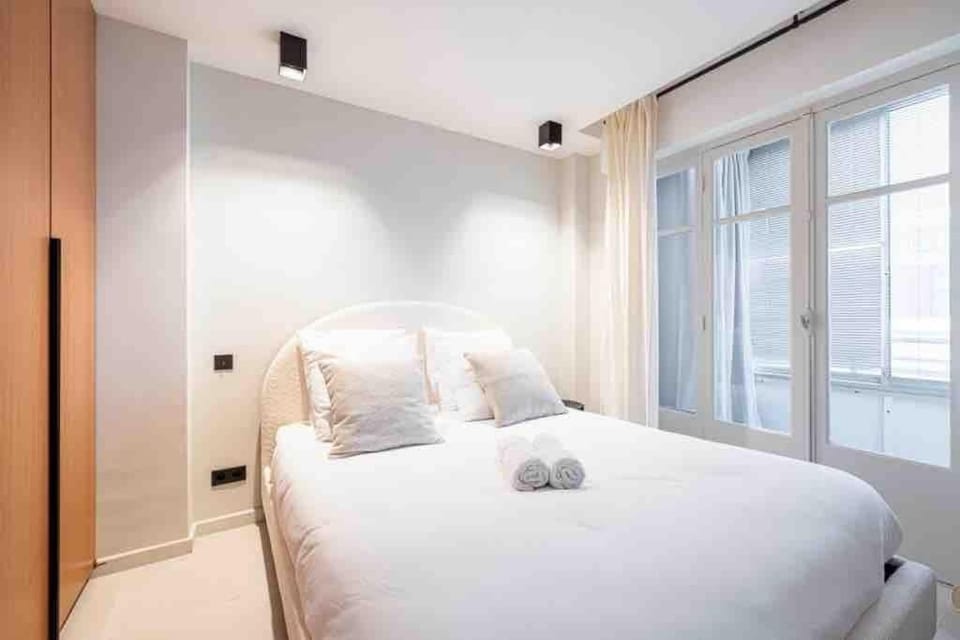 Bed, Photo of the whole room, Bedroom, towels, wardrobe