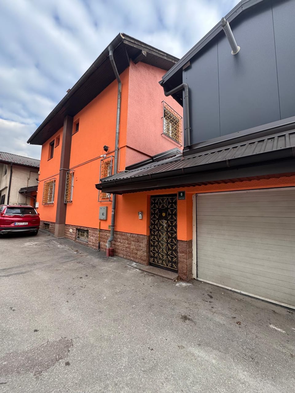 Property building, Day, Neighbourhood, Street view, Parking