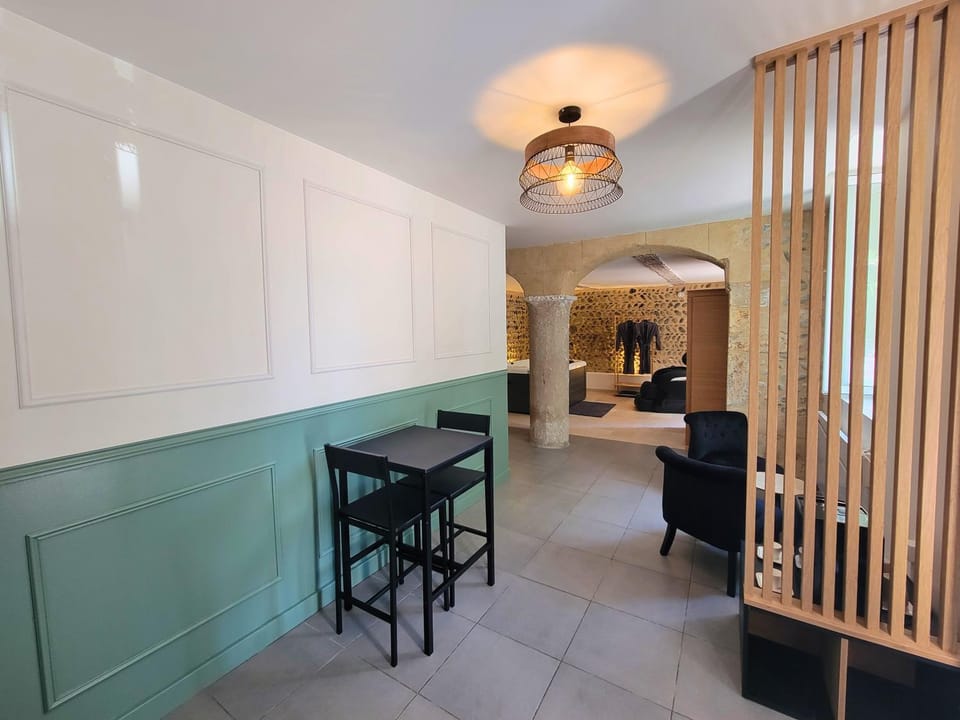 Dining area, City view, Breakfast