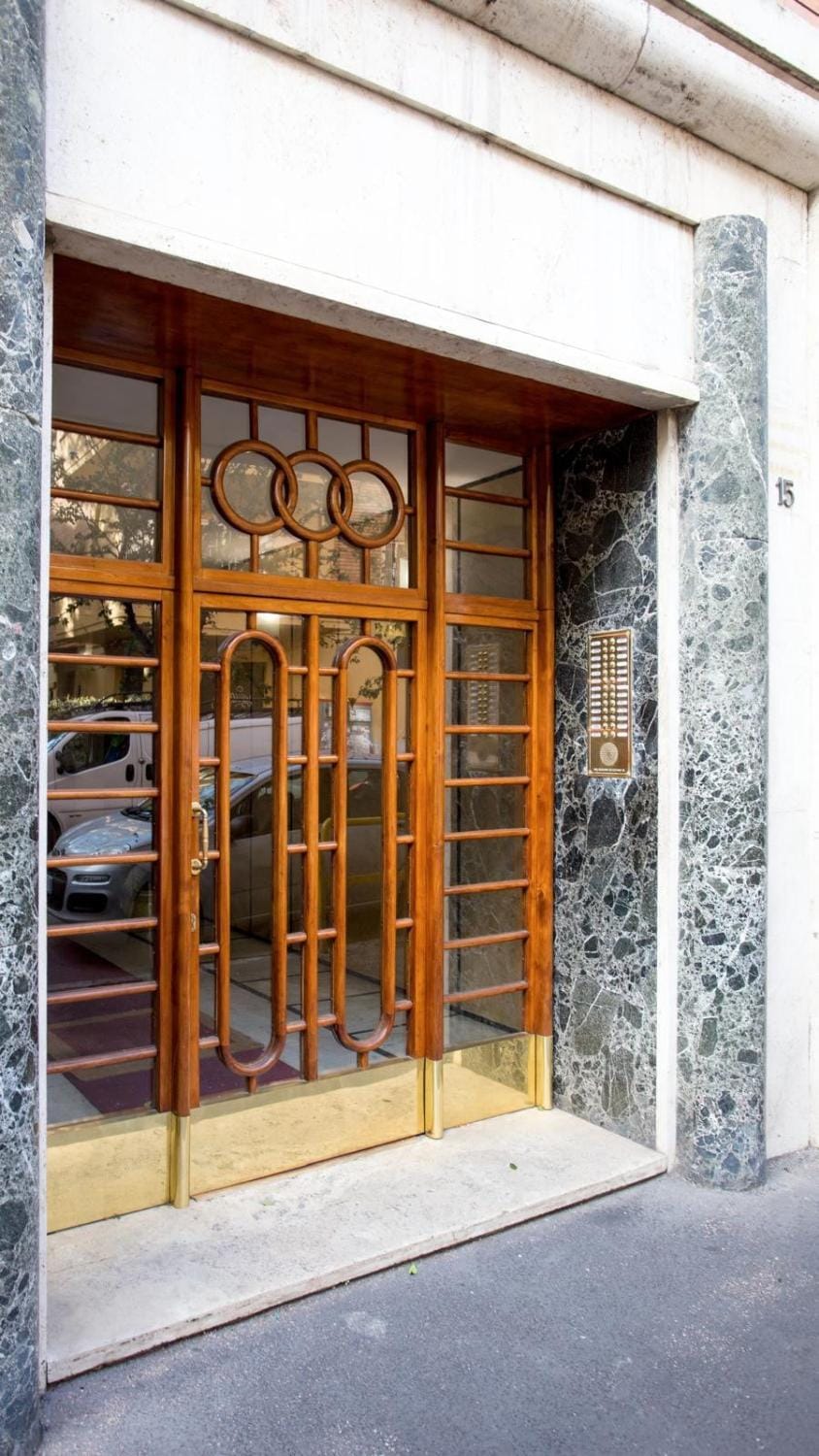 Facade/entrance