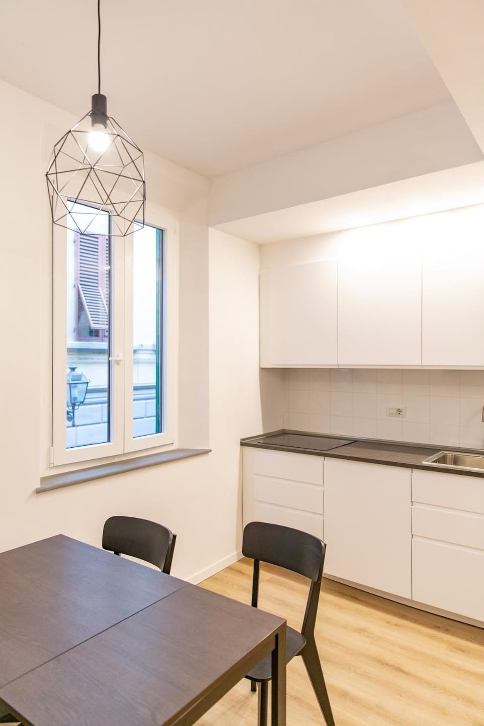 Charming & Modern Apartment near Santo Spirito Apartment in Florence