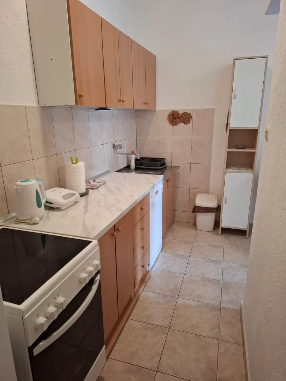 Kitchen or kitchenette, Communal kitchen, stove, kitchen