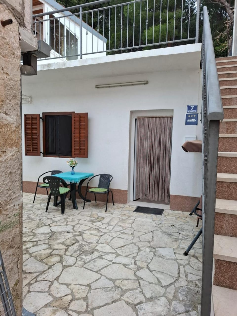 Property building, Patio, Facade/entrance