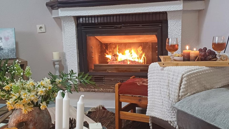 Seating area, fireplace