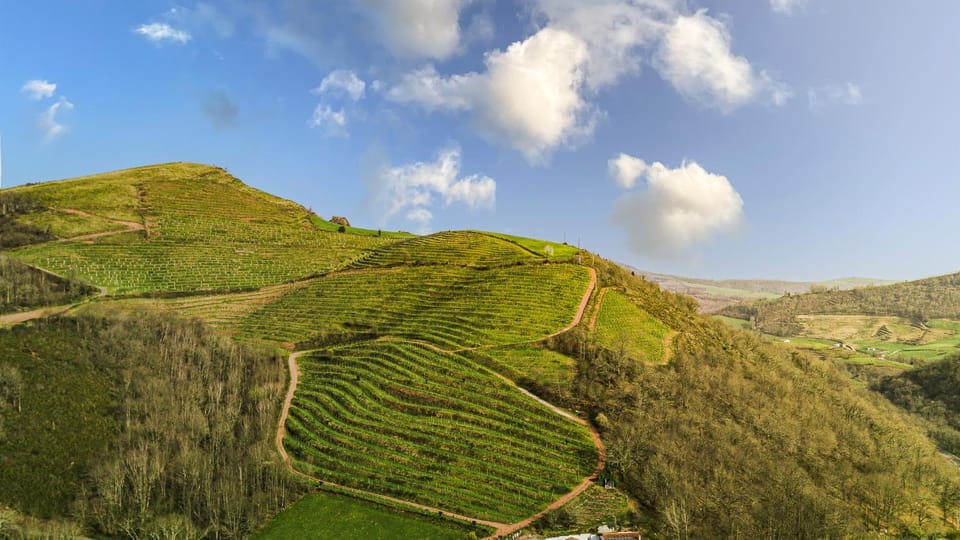 Nearby landmark, Natural landscape, Mountain view