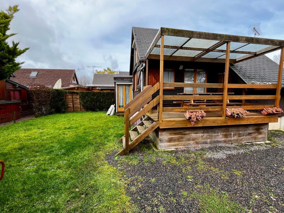 Property building, Garden, Garden view