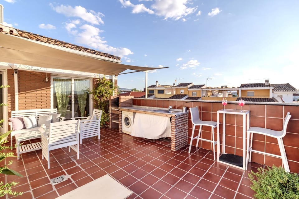 BBQ facilities, Balcony/Terrace