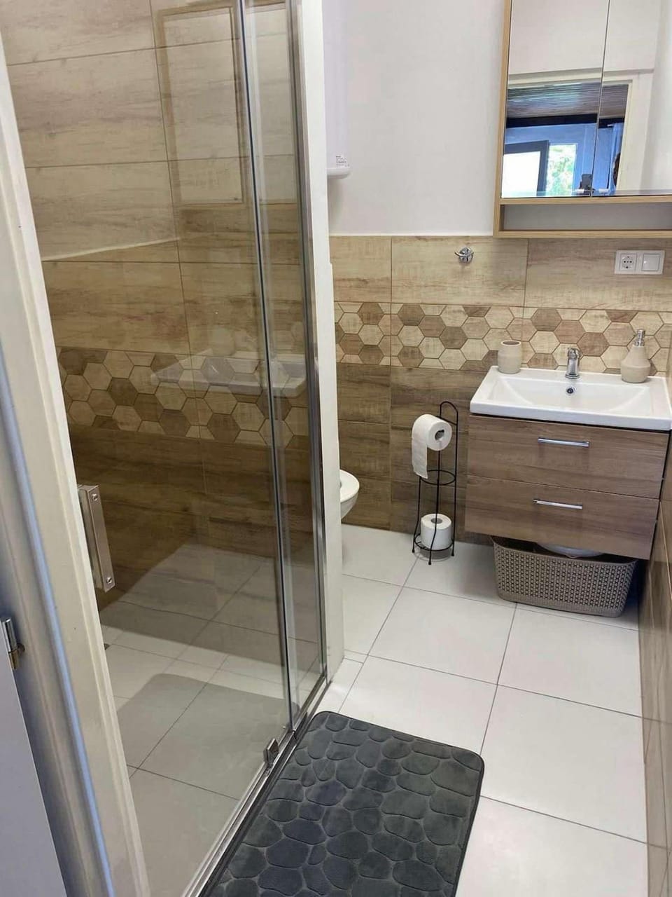 Shower, Toilet, Bathroom