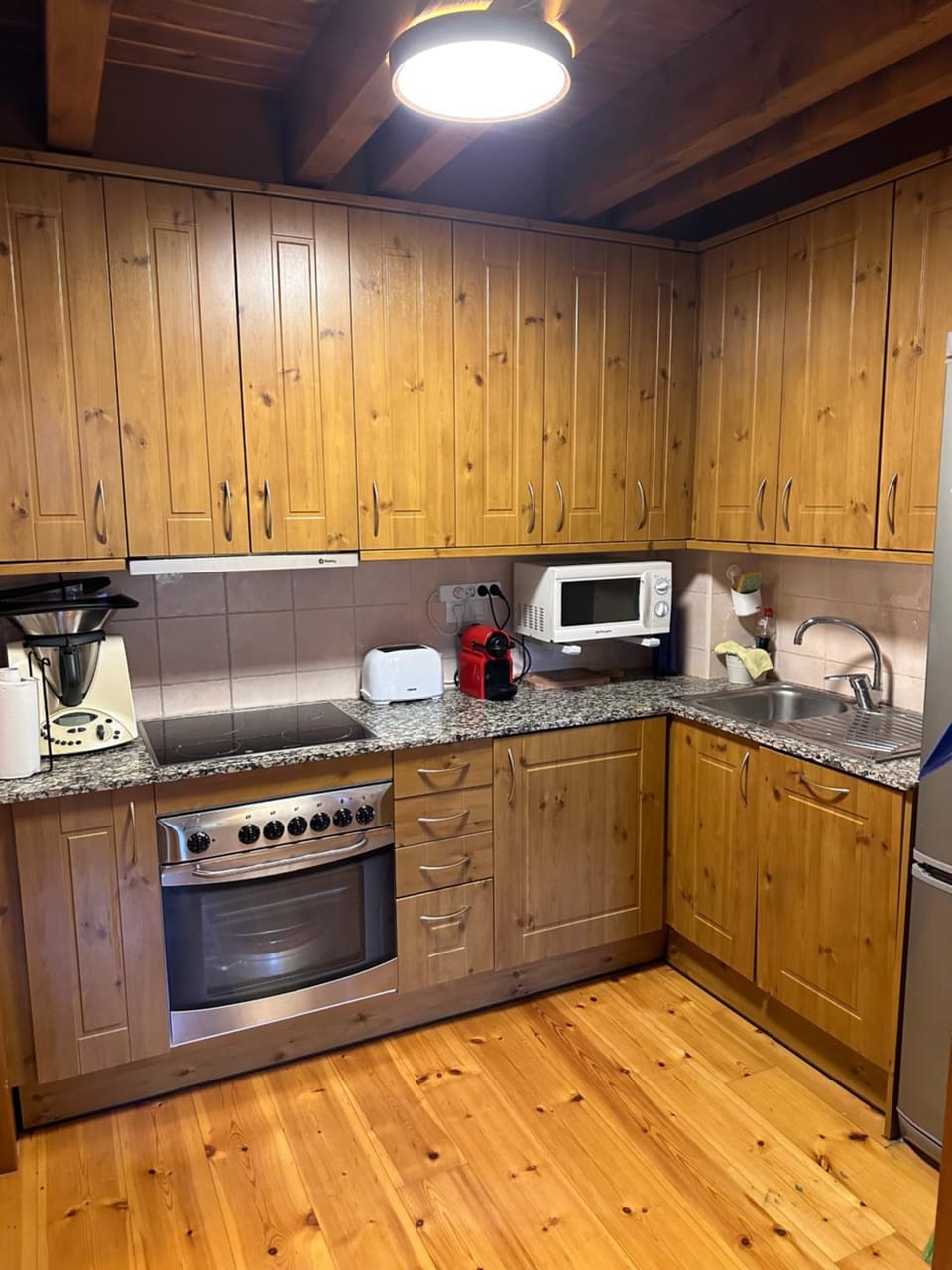 Kitchen or kitchenette, dishwasher, washing machine