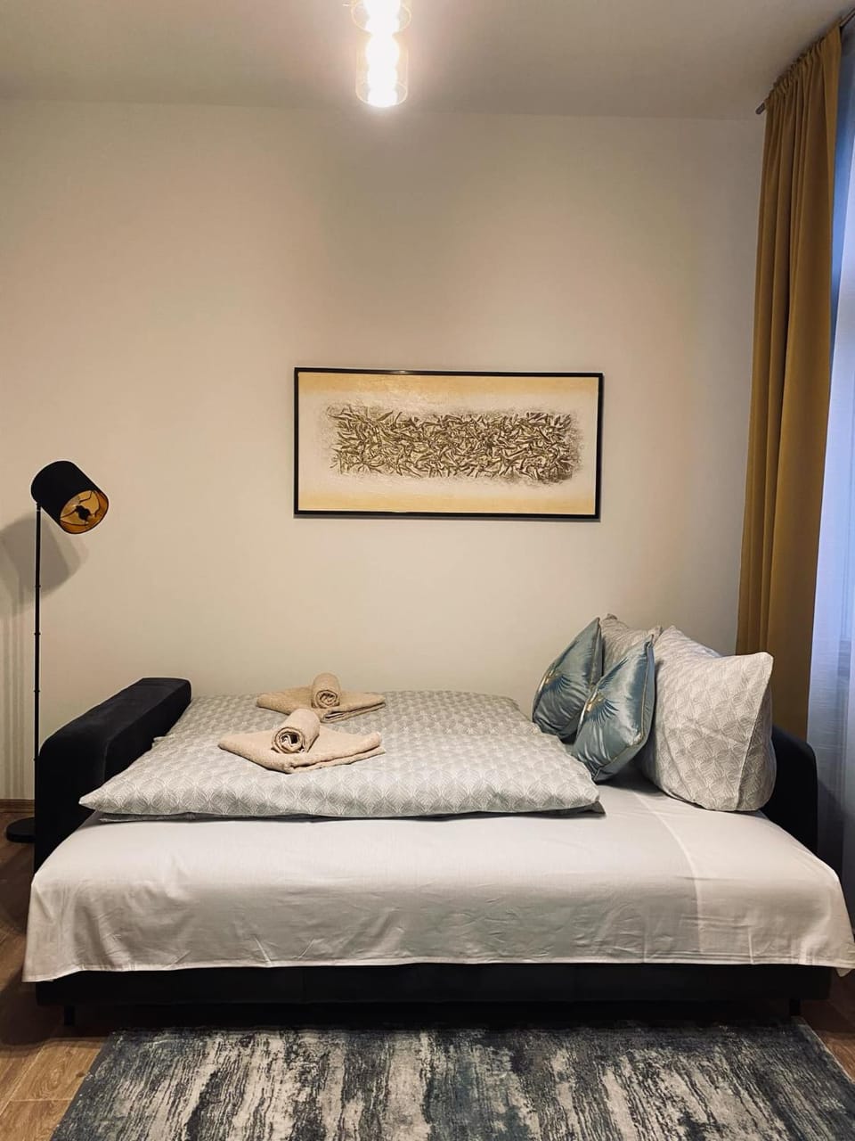 Bed, Living room, Seating area