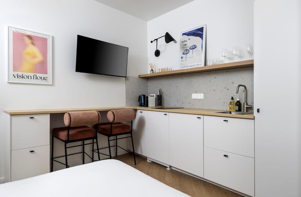 TV and multimedia, Kitchen or kitchenette, Dining area