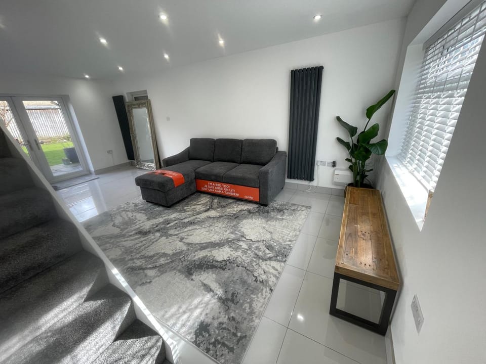 Cwtch Mawr House in Cardiff