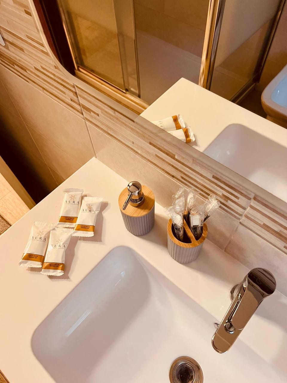 Bathroom, towels