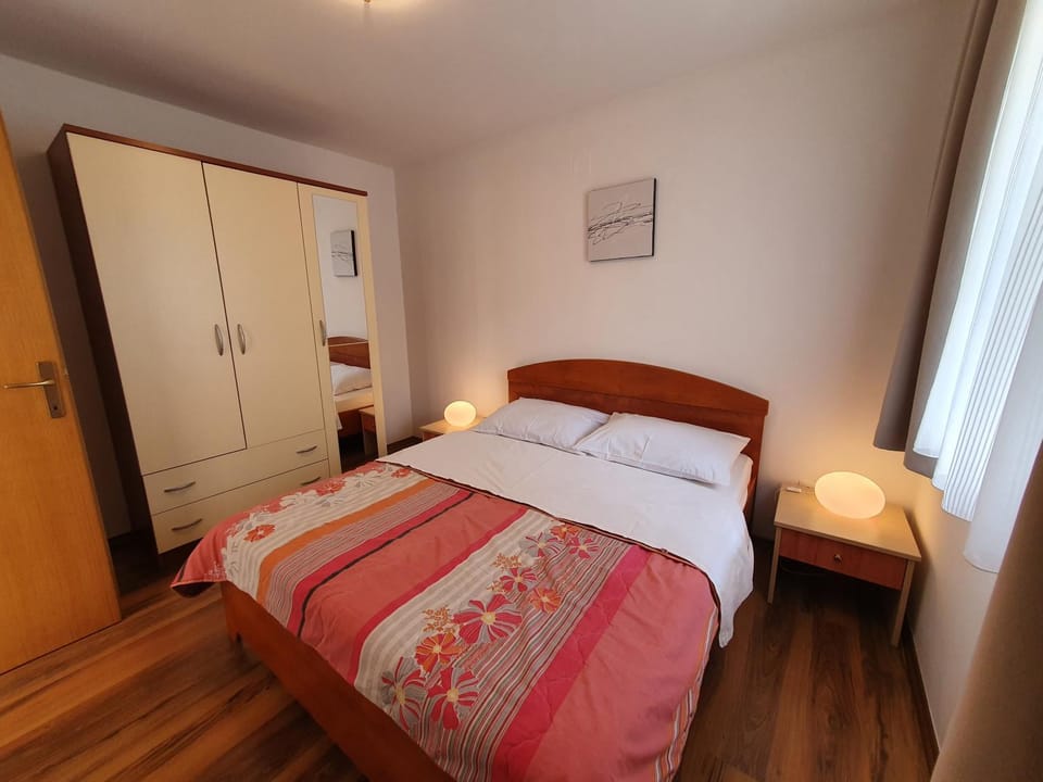 ZELJKO Nr2 from the beach 800 m Apartment in Novigrad