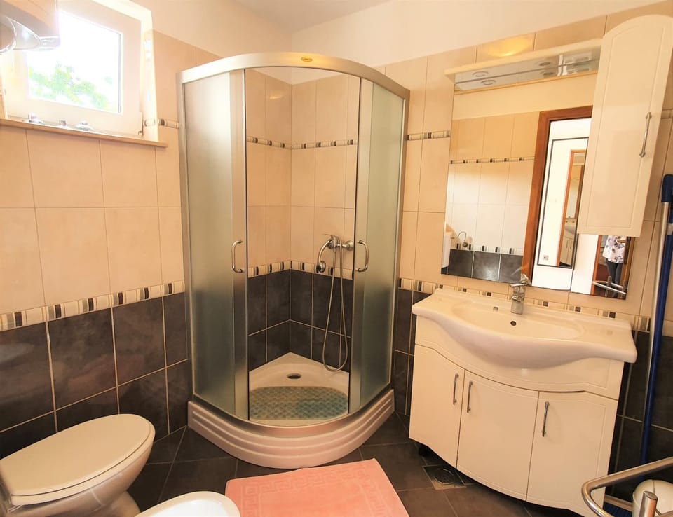 ZELJKO Nr2 from the beach 800 m Apartment in Novigrad