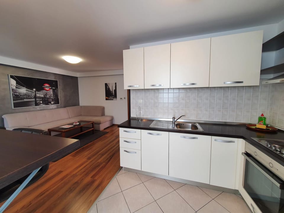 ZELJKO Nr2 from the beach 800 m Apartment in Novigrad