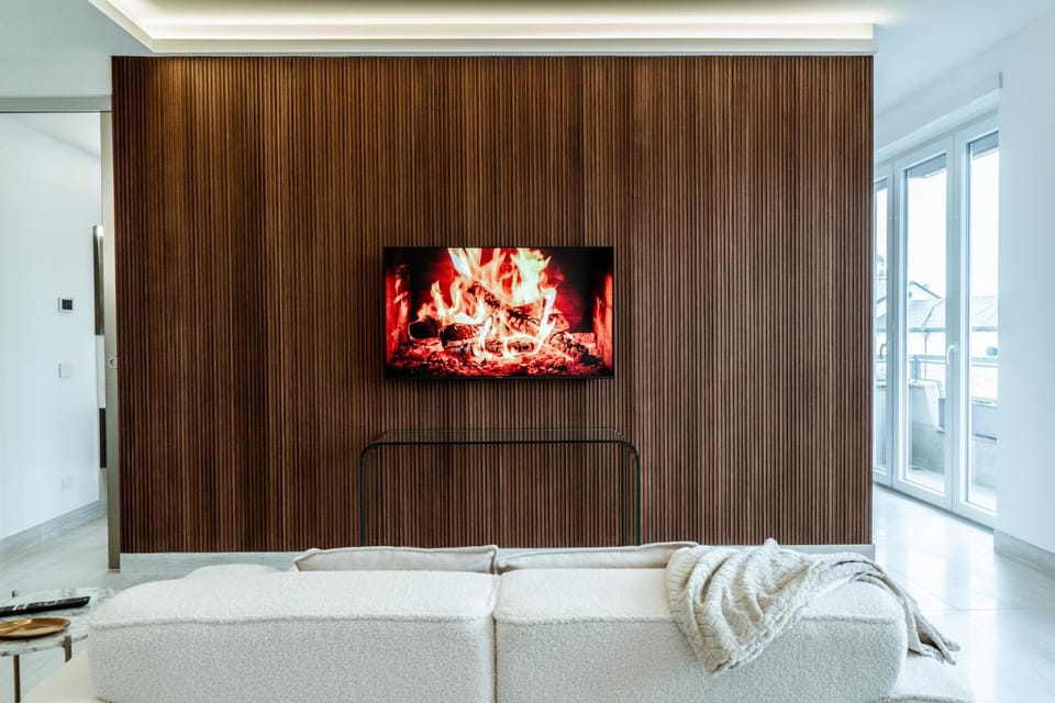 Communal lounge/ TV room, TV and multimedia, Living room, Seating area, Evening entertainment