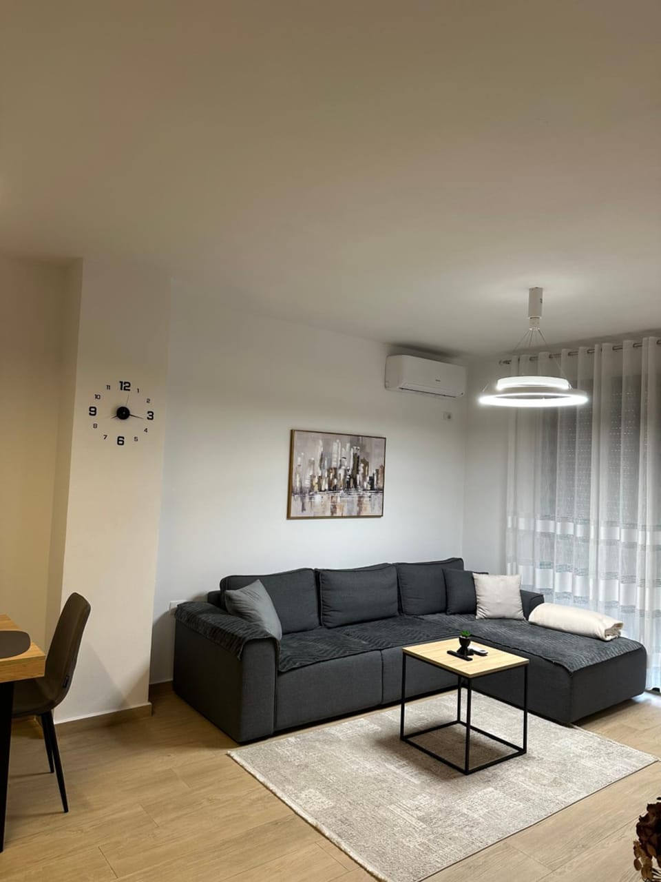 Living room, Seating area, air conditioner