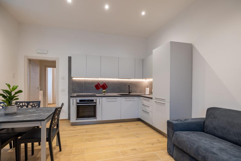 Kitchen or kitchenette, Seating area, Dining area, dishwasher, oven, pet friendly, stove