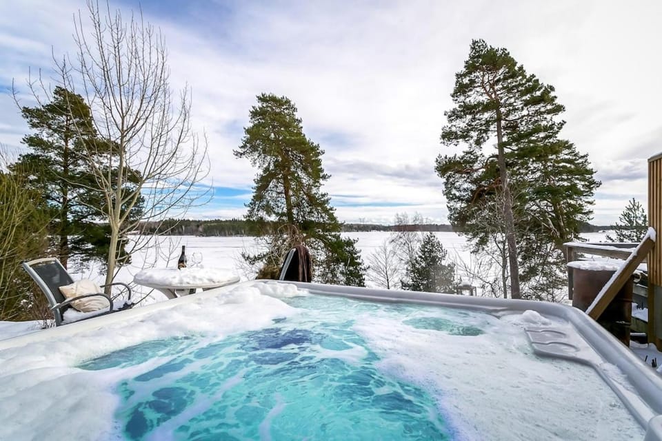 Natural landscape, Winter, Hot Tub, View (from property/room), Lake view, Lake view, Sea view, Sea view