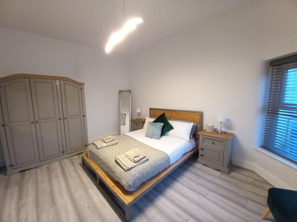 Modern and Luxurious 4 bedroom house House in Bangor