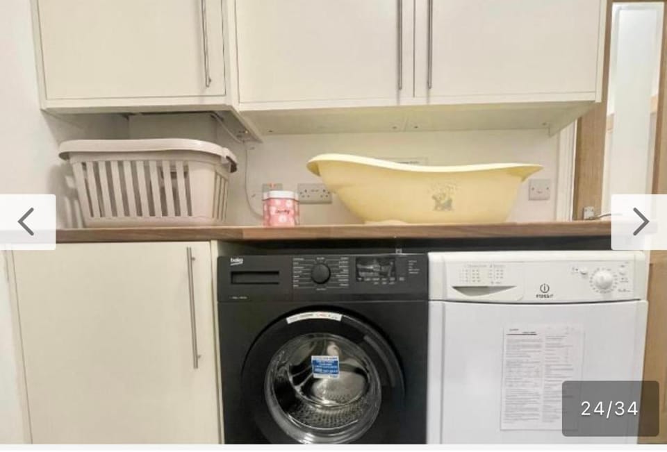 Modern and Luxurious 4 bedroom house House in Bangor