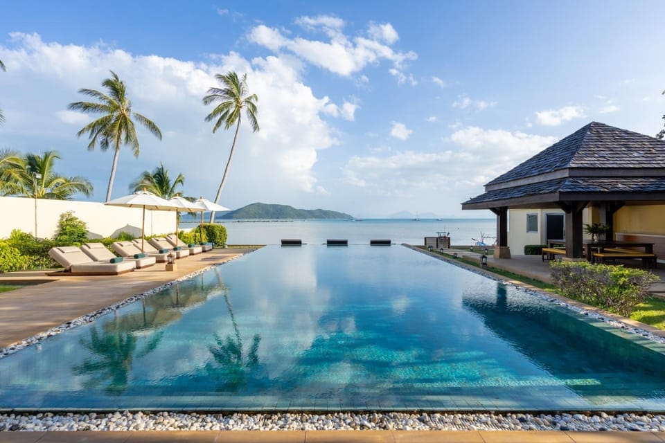 Day, Natural landscape, Pool view, Sea view, Swimming pool, sunbed