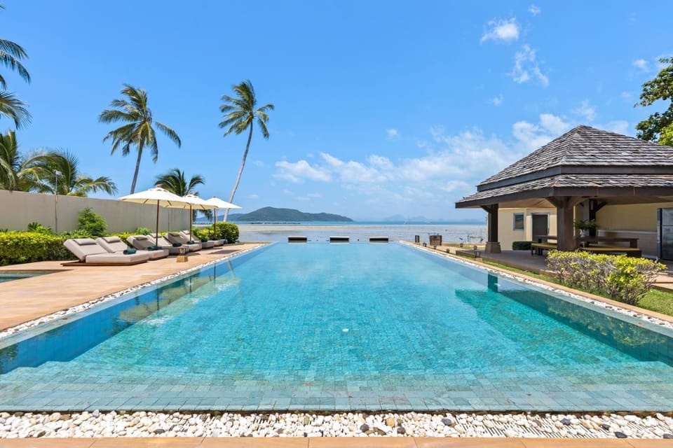 Property building, Day, Natural landscape, Pool view, Sea view, Swimming pool, sunbed