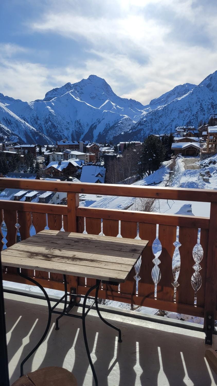 Balcony/Terrace, Mountain view