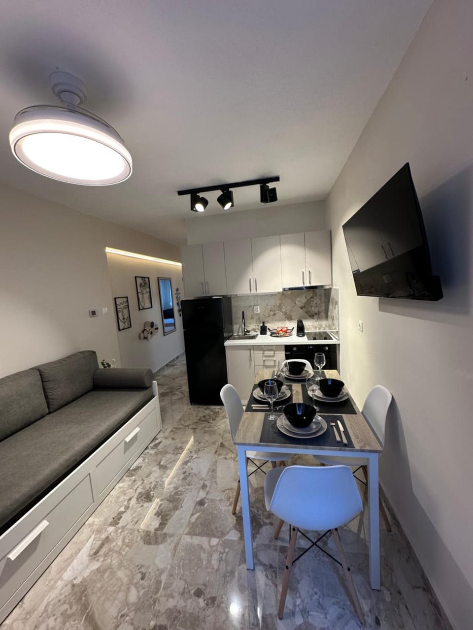 Living room, Dining area