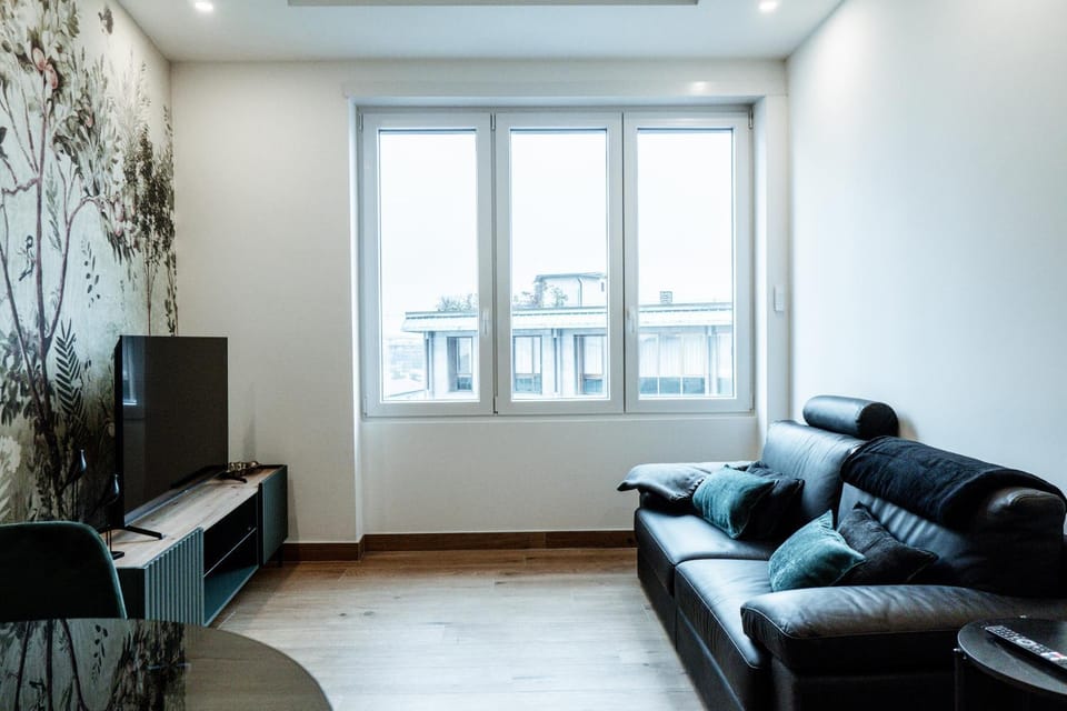 View (from property/room), Living room, Seating area