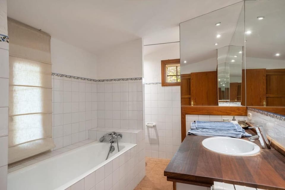 Bathroom, Bath