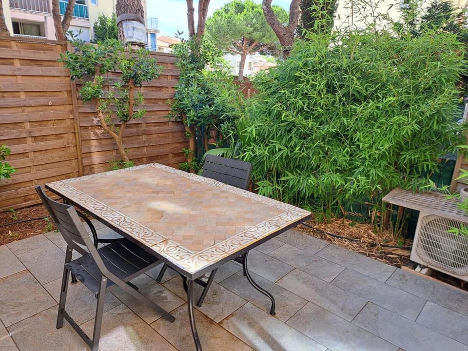 Hameau du Puech, rez-de-jardin avec parking et clim Apartment in Agde