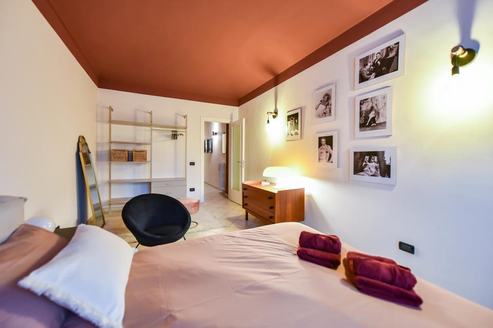 Bed, Photo of the whole room, Bedroom, towels, wardrobe
