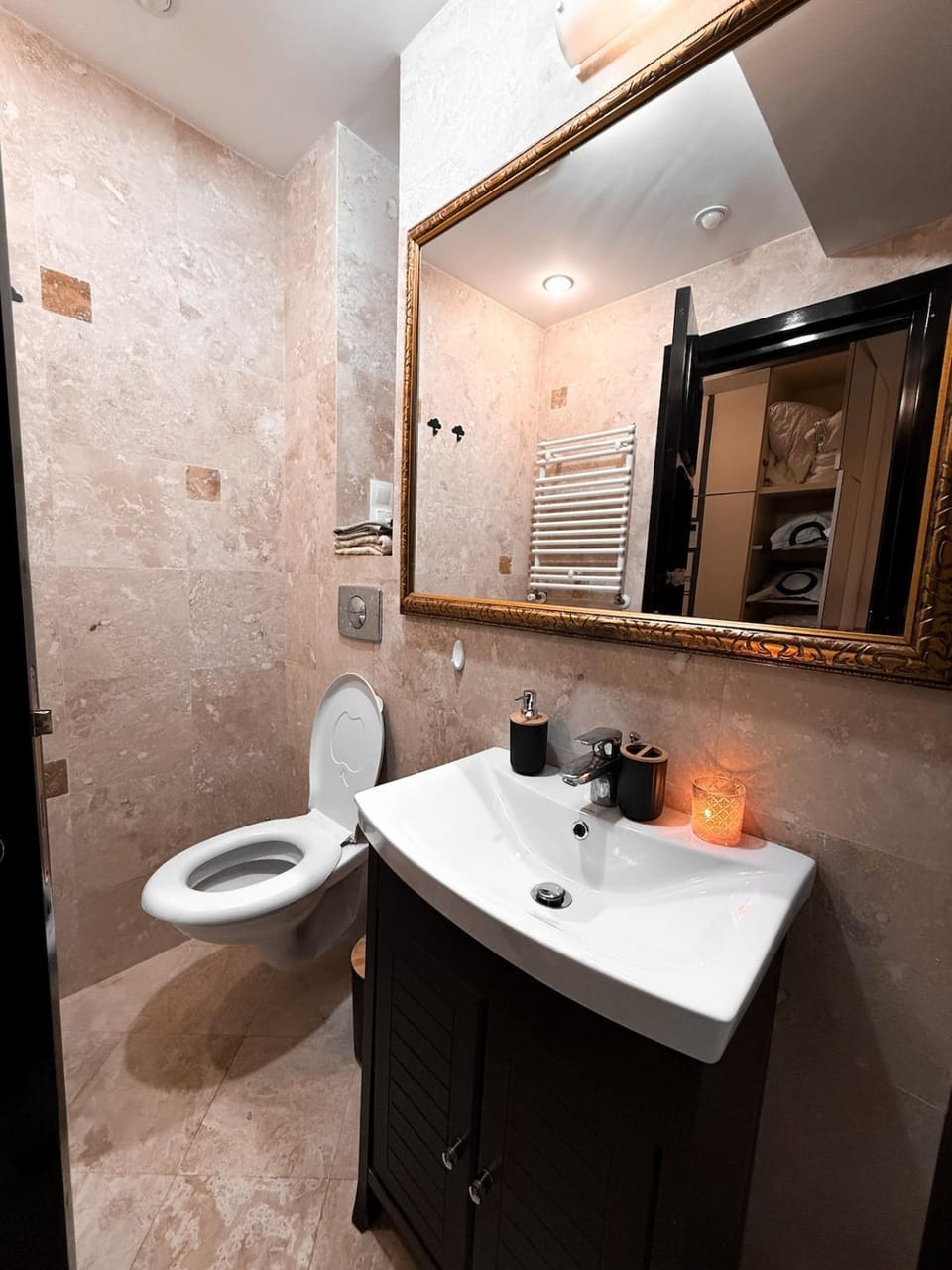 Comfy Exclusive Studio - Copou - aproape de IPJ - Parhon - IRO - Gradina Botanica - UAIC - Stadion Apartment in Romania