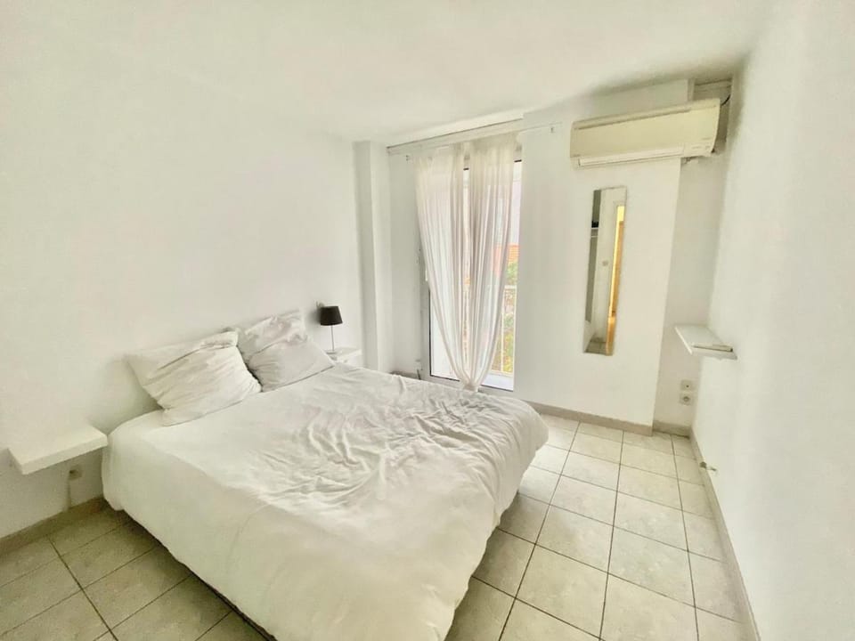 Duplex 3 Chambres Proche Gare Clim, WIFI, parking Apartment in Perpignan