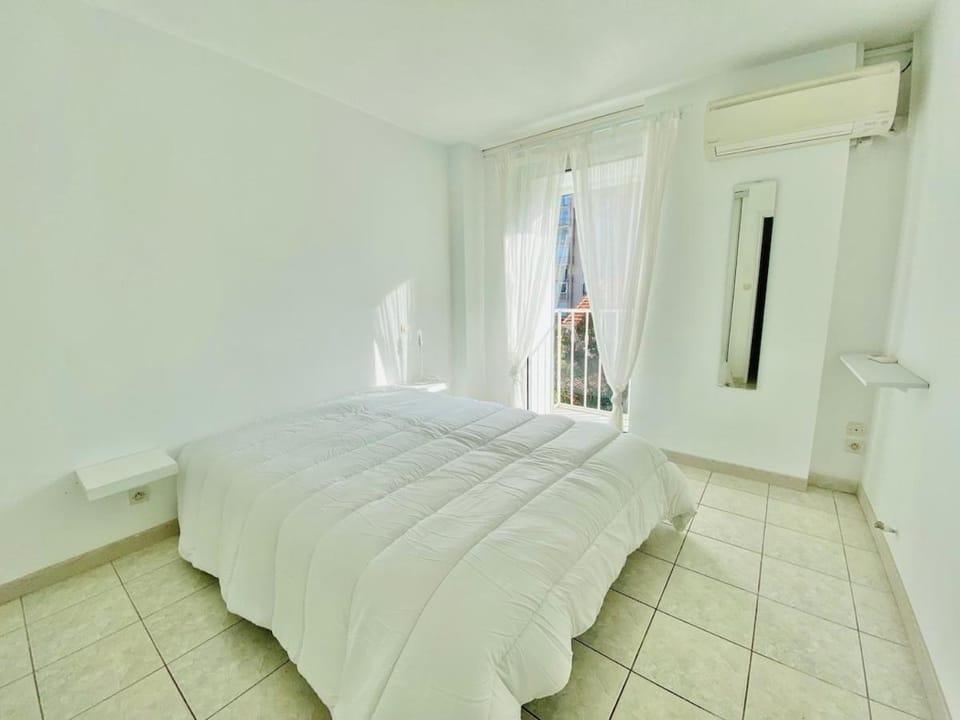 Duplex 3 Chambres Proche Gare Clim, WIFI, parking Apartment in Perpignan