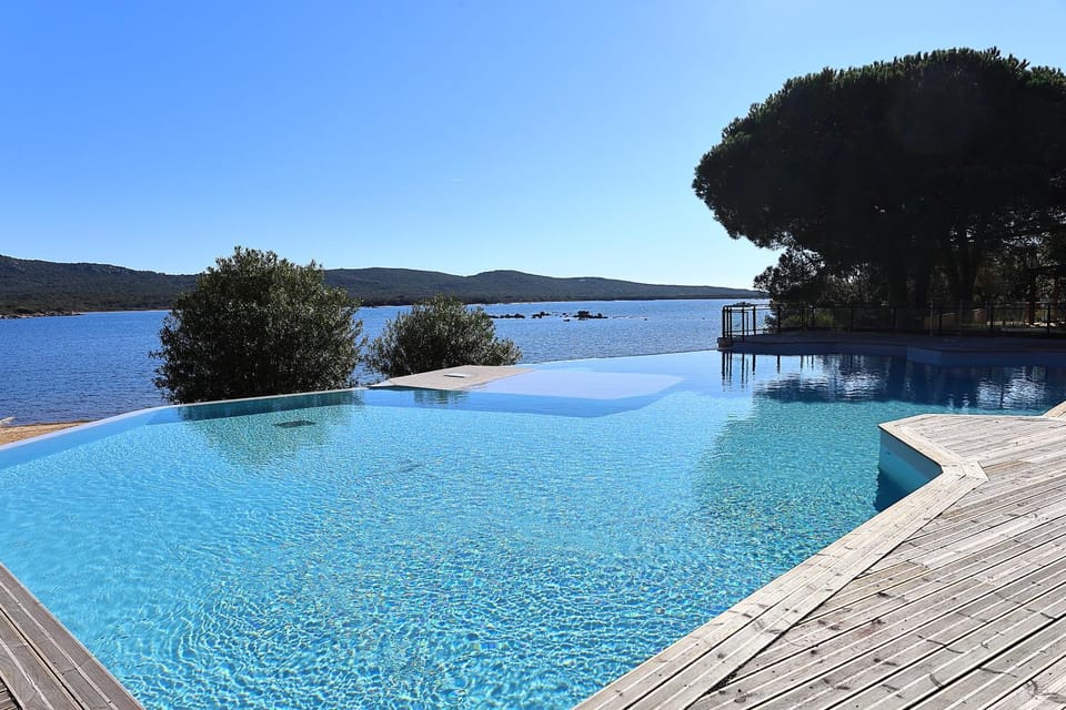 Nearby landmark, Natural landscape, Pool view, Swimming pool