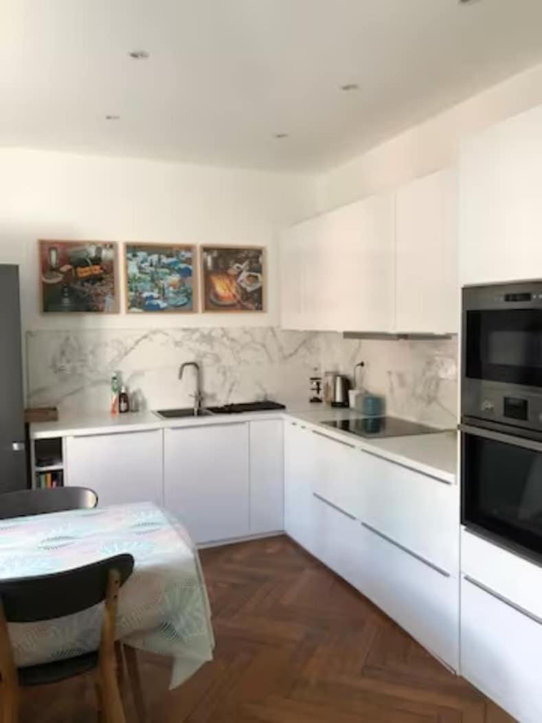 Kitchen or kitchenette, Dining area, oven, stove, toaster