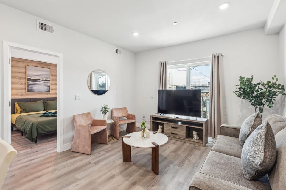 TV and multimedia, Living room, Seating area
