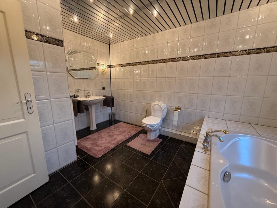 Toilet, Bathroom, Bath