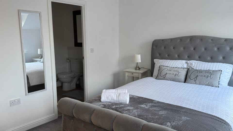 Top Room shared house Bed and Breakfast in Bristol