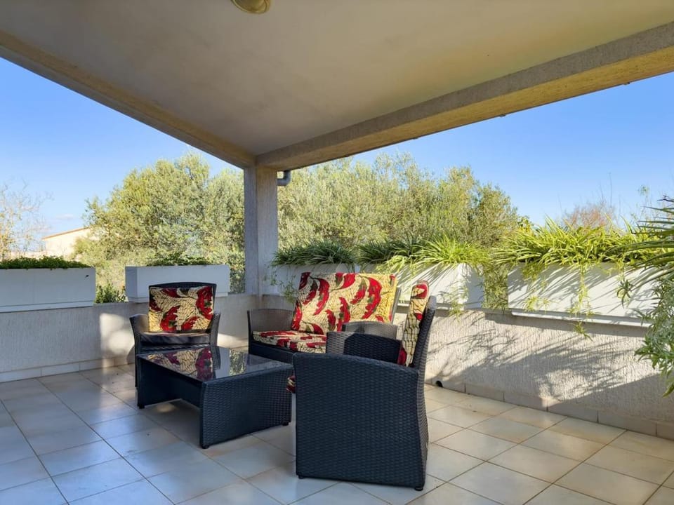 Patio, Day, Garden, Balcony/Terrace, Seating area, Garden view